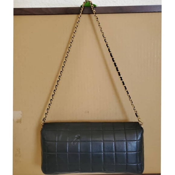 Chanel Black Chocolate Bar Bag - Picture 2 of 11